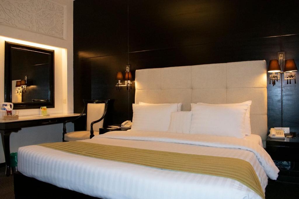 Hotel Margala Исламабад Экстерьер фото